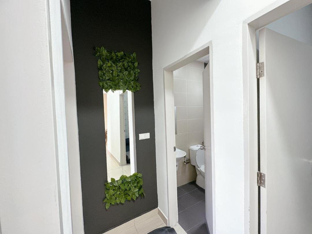 A11 Serene Centra Apartment *