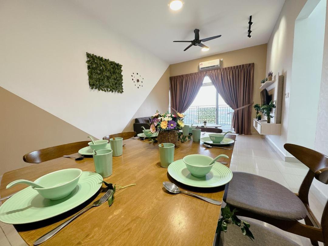 A11 Serene Centra Apartment